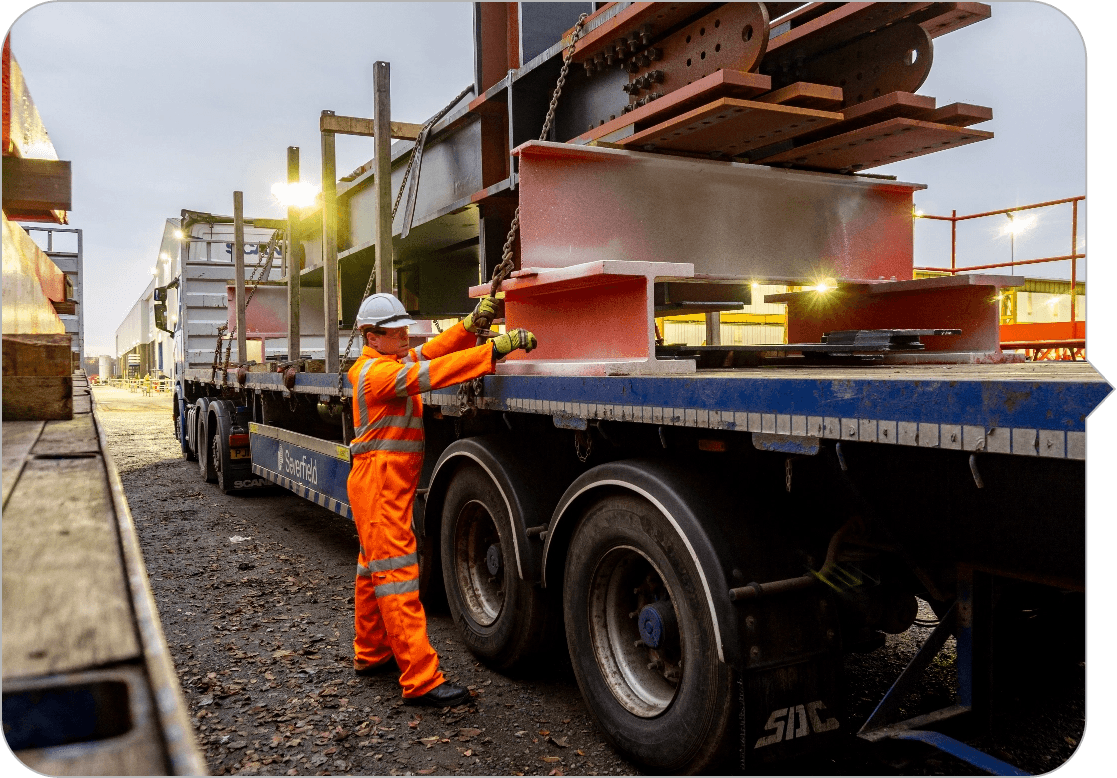 Platforma do zarządzania transportem dla branży stalowej i budowlanej — automatyzuje alokację ładunków i zwiększa przepustowość nawet o 25%.